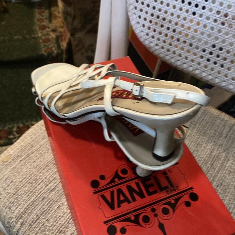 PEARL WHITE SUPER  LOW HEELS SIZE 9 1/2   VANELI